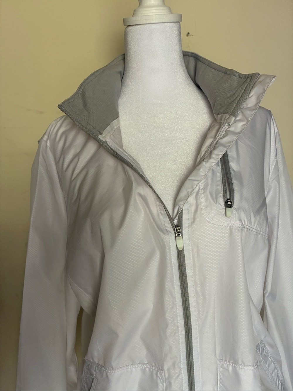 Danskin Now Arctic White FullZip Lightweight Hooded Windbreaker Jkt Sz L/12-14 - Picture 2 of 6